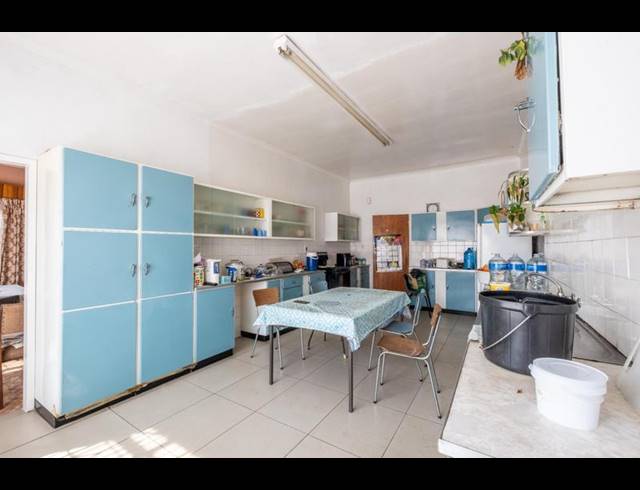 3 BEDROOM HOUSE FOR SALE IN BEZUIDENHOUT VALLEY